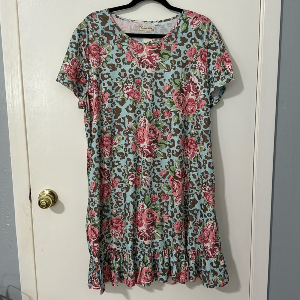 NWT Southern Stitch XXL blue, cheetah, and flower dress with pockets & ruffle